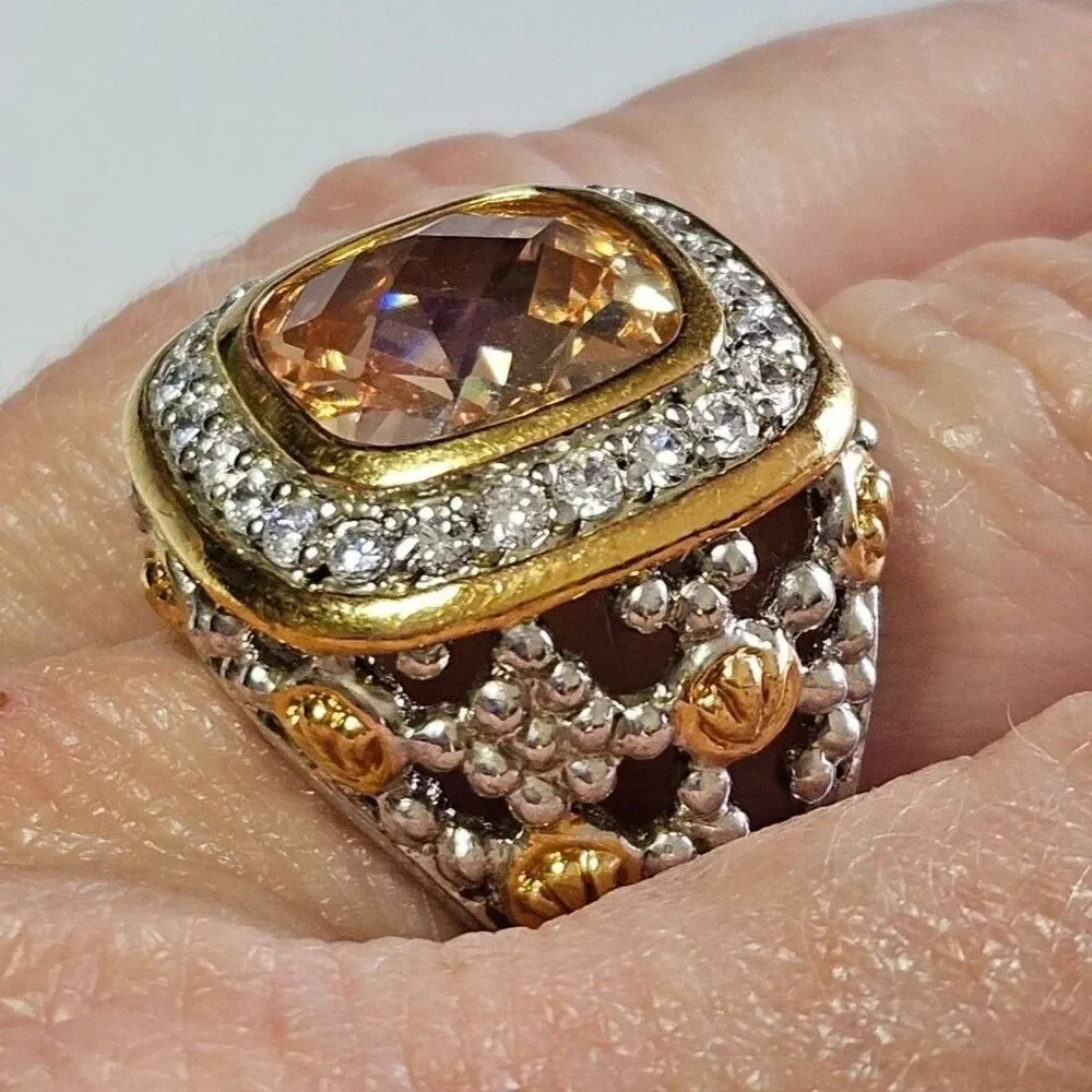 Gold & silver tone champagne colored rhinestone ring Size 9